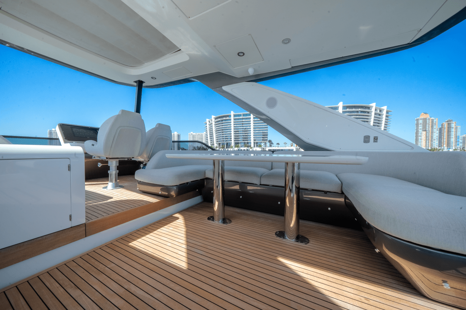 2023 Azimut 68 FLY Image Thumbnail #54