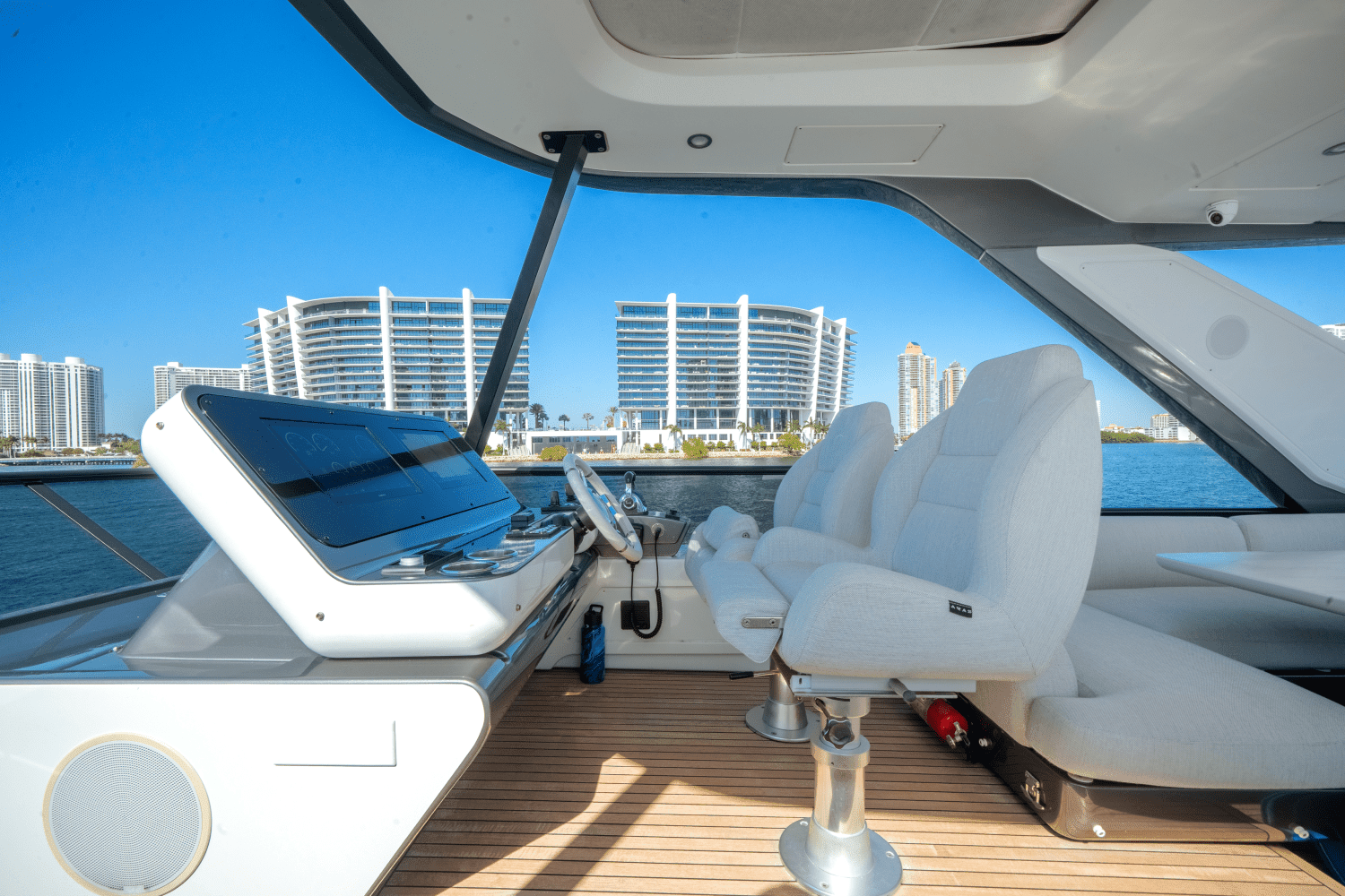 2023 Azimut 68 FLY Image Thumbnail #50