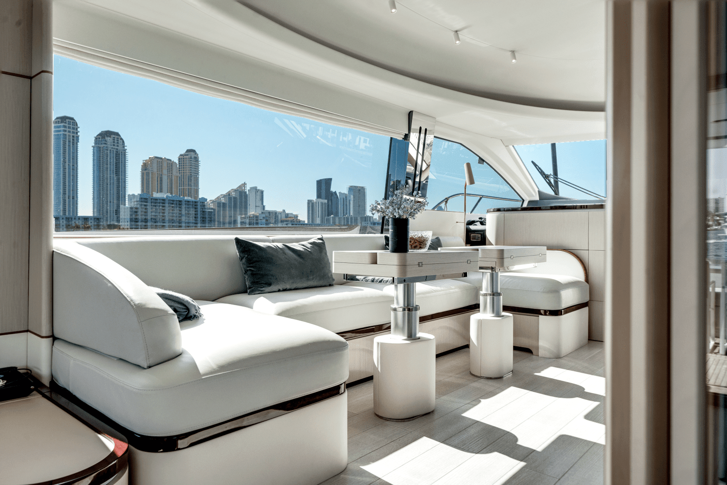 2023 Azimut 68 FLY Image Thumbnail #24