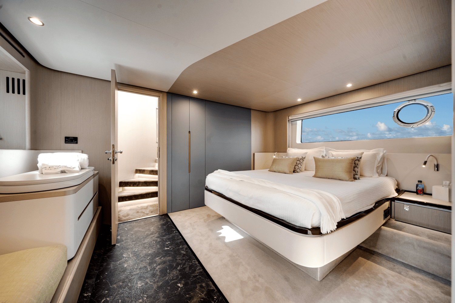 2023 Azimut 68 FLY Image Thumbnail #45