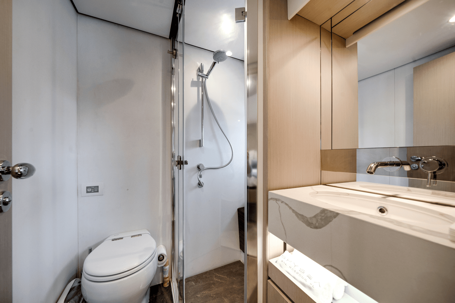 2023 Azimut 68 FLY Image Thumbnail #33