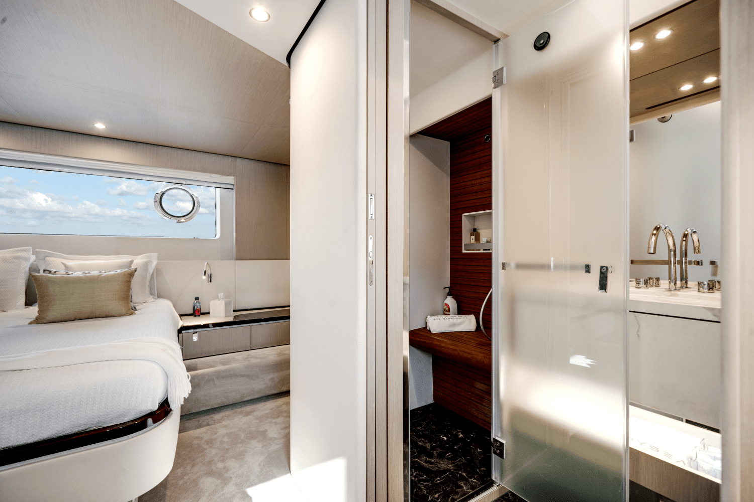 2023 Azimut 68 FLY Image Thumbnail #42