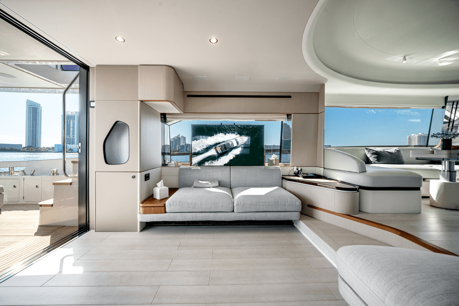 2023 Azimut 68 FLY Image Thumbnail #22