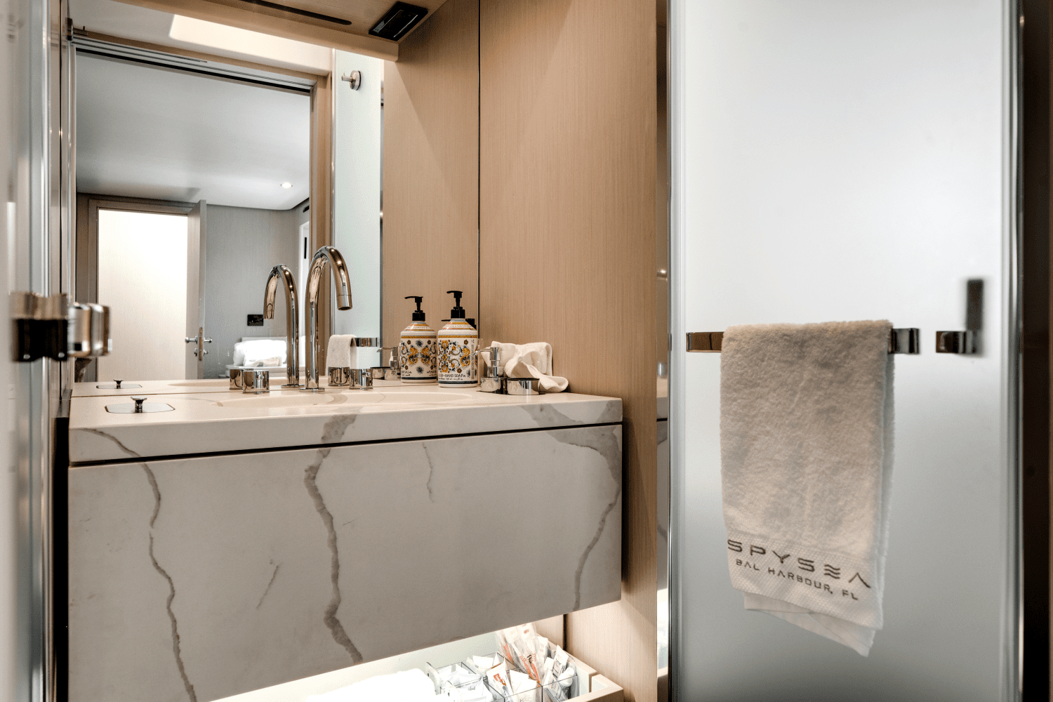 2023 Azimut 68 FLY Image Thumbnail #43