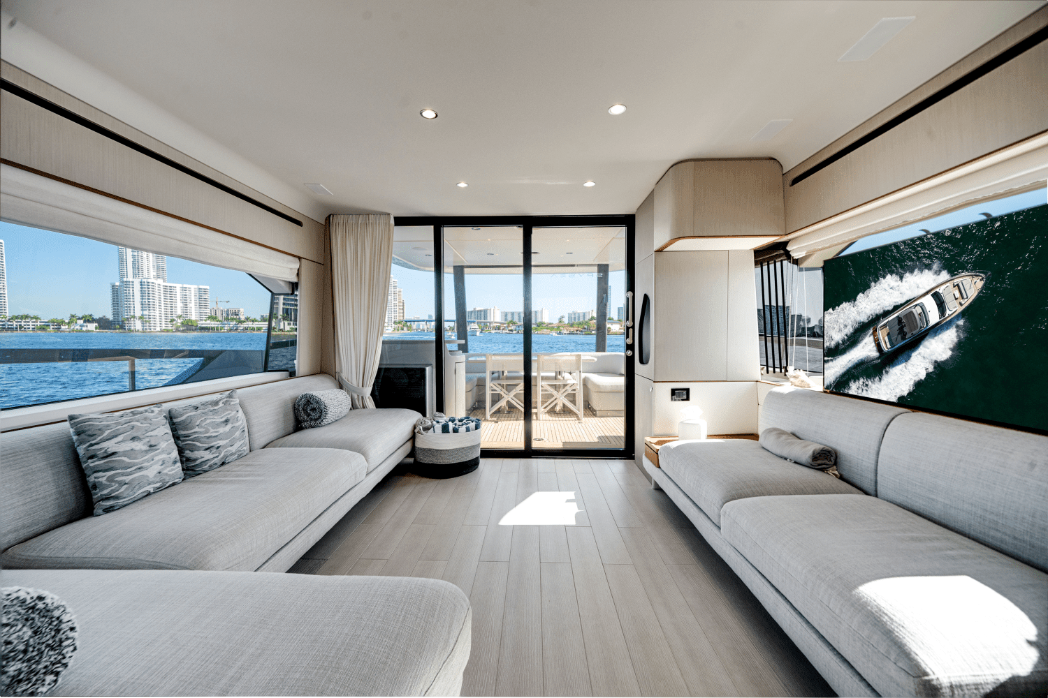 2023 Azimut 68 FLY Image Thumbnail #23