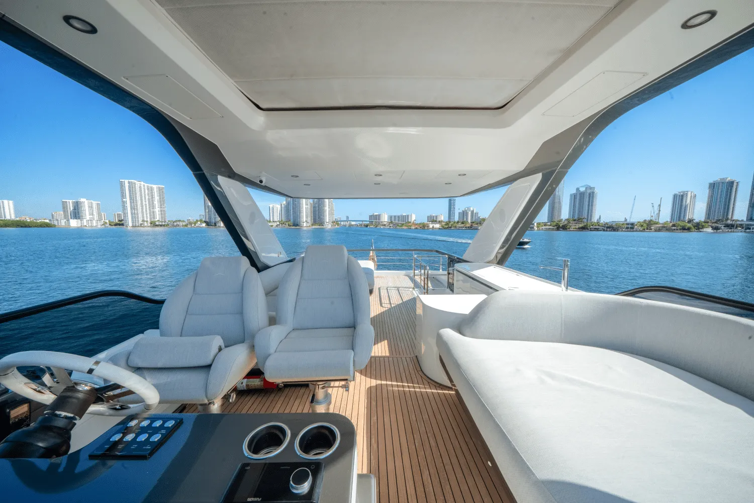 2023 Azimut 68 FLY Image Thumbnail #60