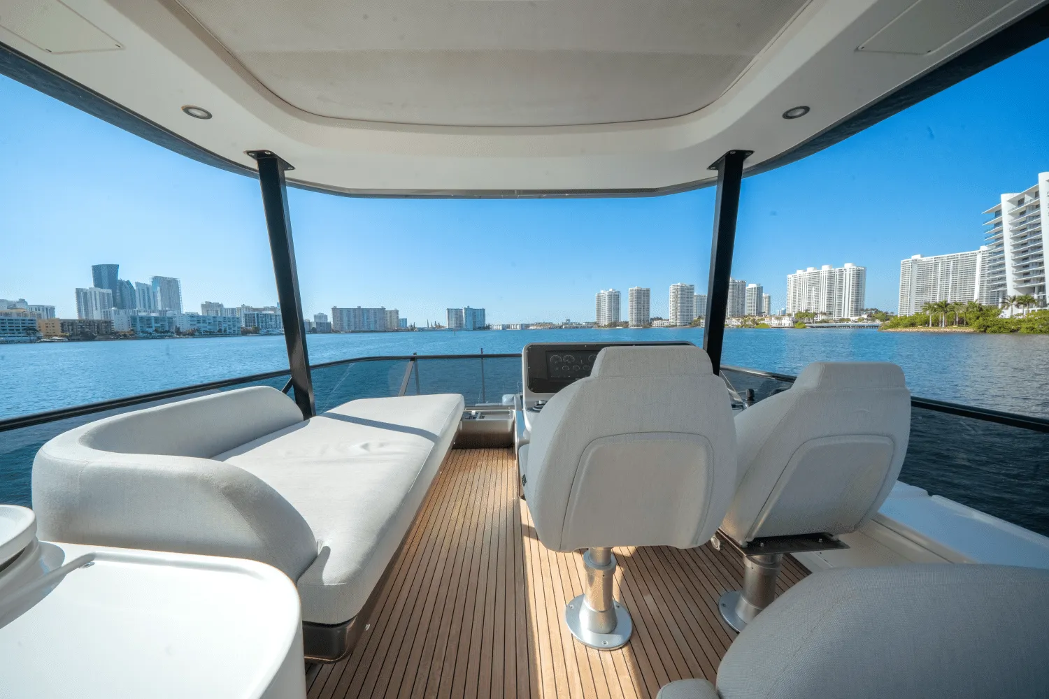 2023 Azimut 68 FLY Image Thumbnail #55