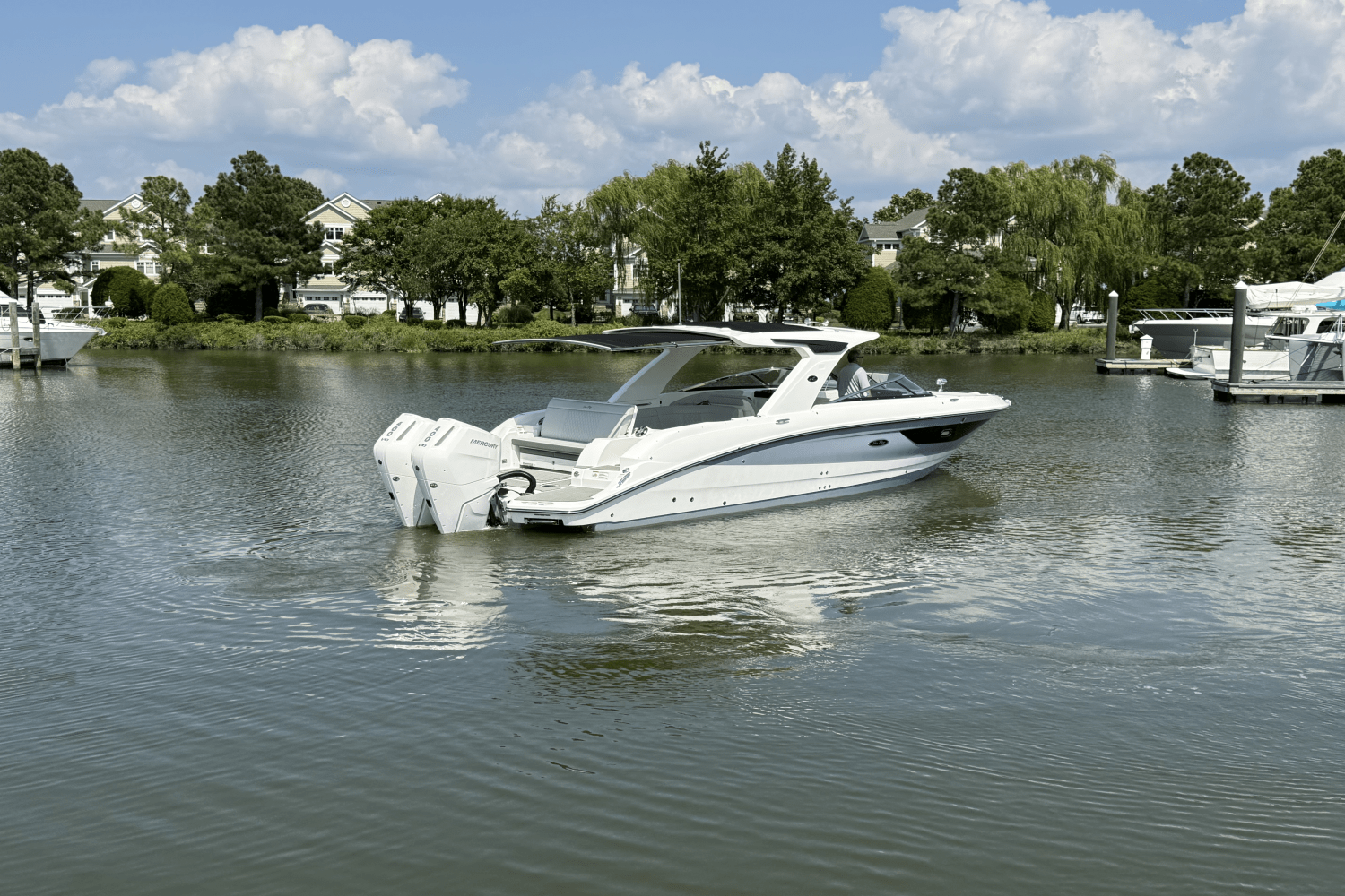 Thumbnail 4 for 2025 Sea Ray SLX 350 Outboard