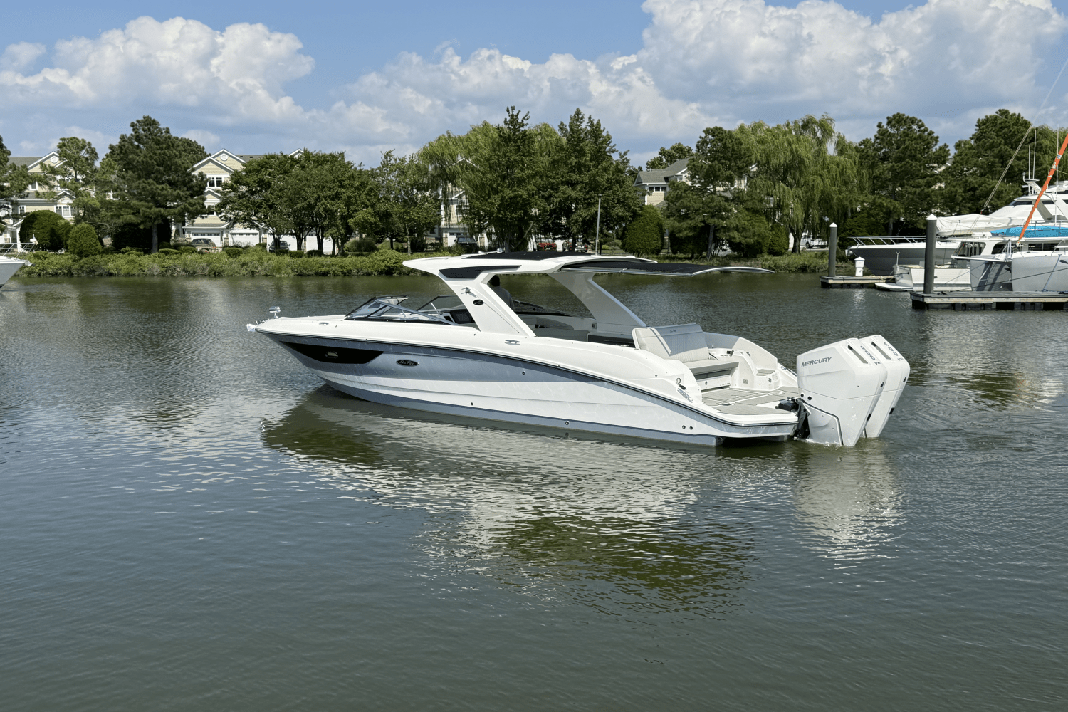 2025 Sea Ray SLX 350 Outboard Image Thumbnail #5