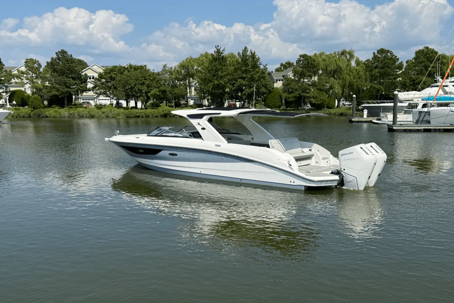 2025 Sea Ray SLX 350 Outboard Image Thumbnail #5