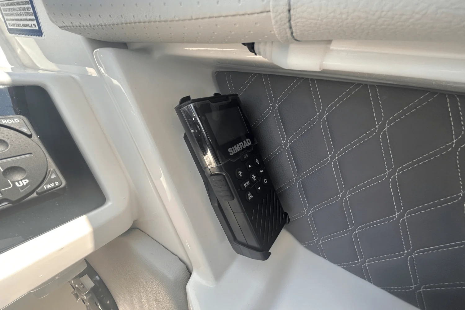 2025 Sea Ray SLX 350 Outboard Image Thumbnail #31