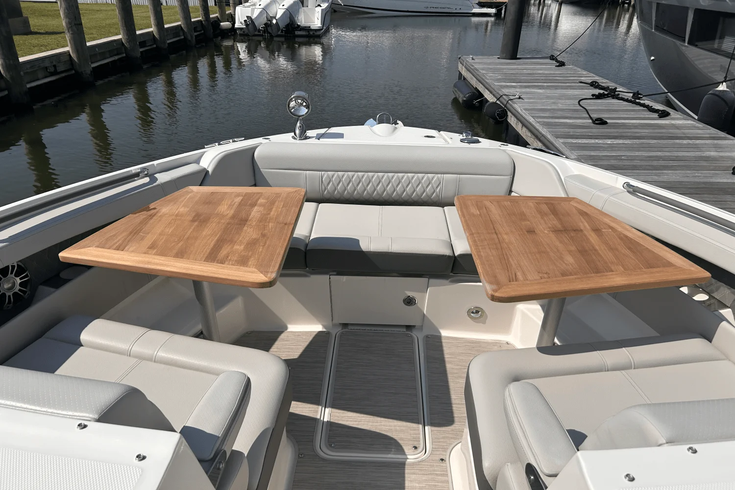 2025 Sea Ray SLX 350 Outboard Image Thumbnail #40