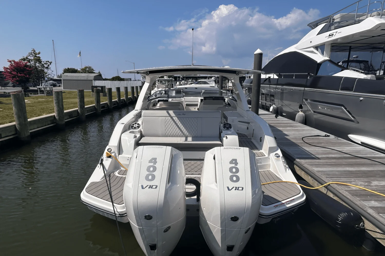 2025 Sea Ray SLX 350 Outboard Image Thumbnail #11