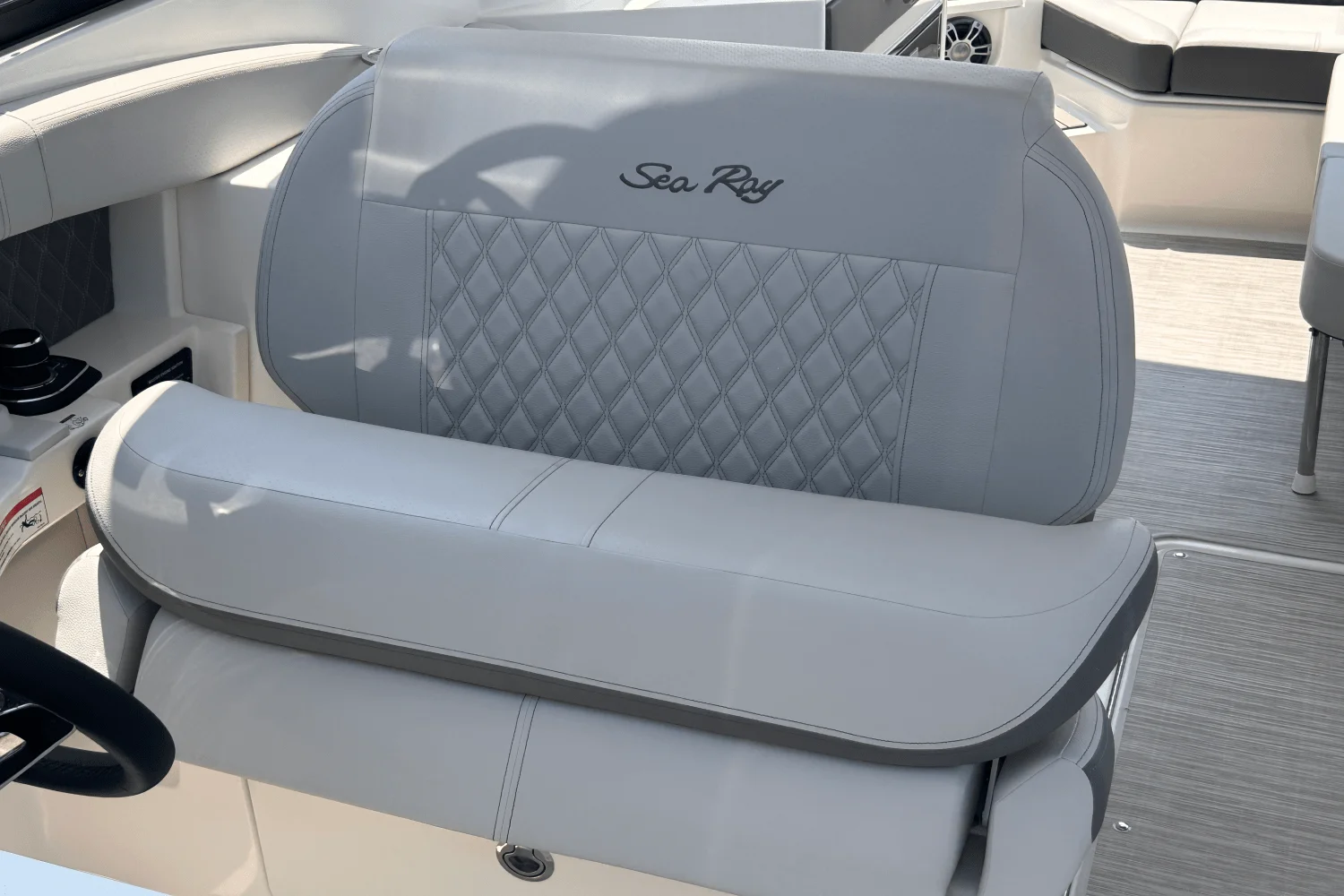 2025 Sea Ray SLX 350 Outboard Image Thumbnail #27