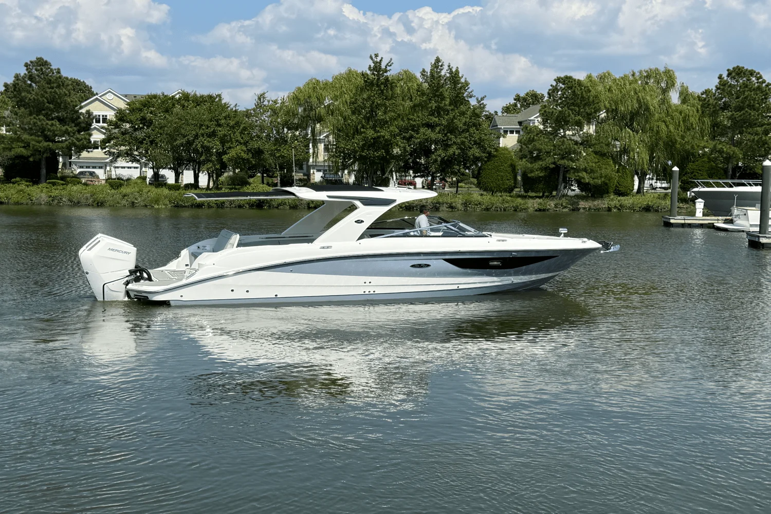 2025 Sea Ray SLX 350 Outboard Image Thumbnail #0