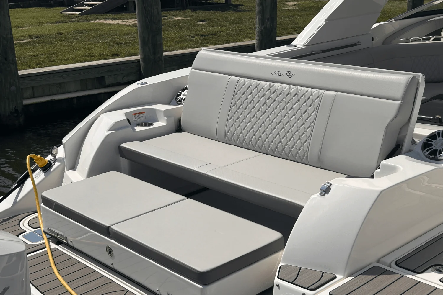 2025 Sea Ray SLX 350 Outboard Image Thumbnail #15