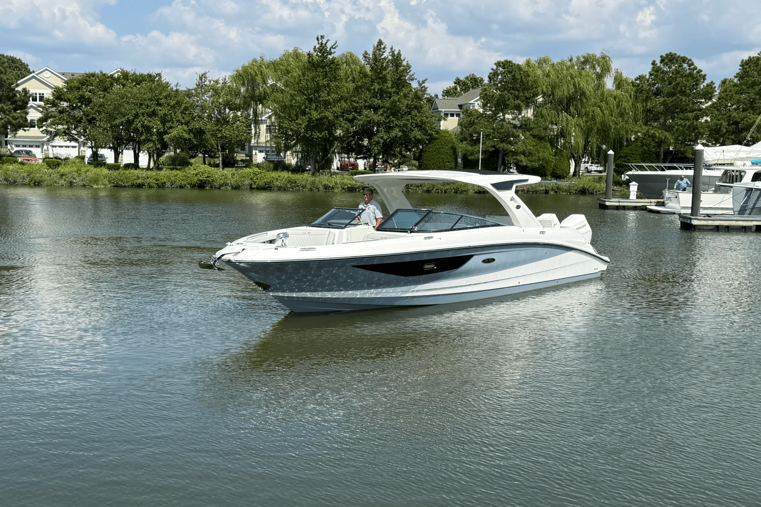 2025 Sea Ray SLX 350 Outboard Image Thumbnail #7