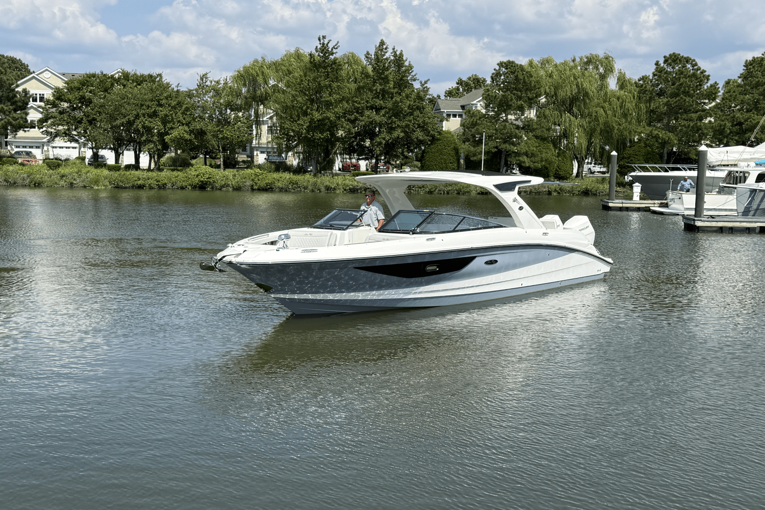 2025 Sea Ray SLX 350 Outboard Image Thumbnail #7