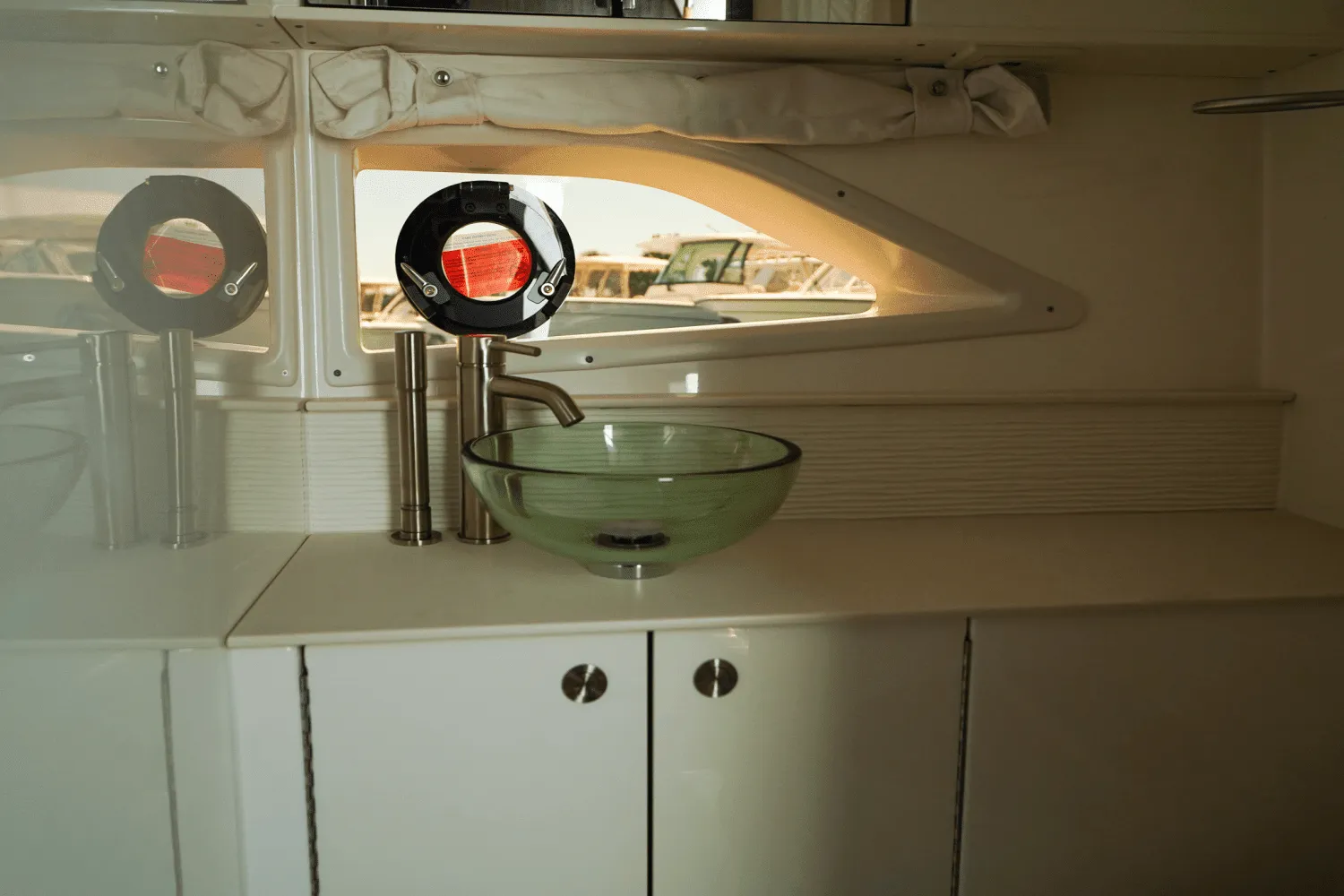 2025 Sea Ray Sundancer 320 Outboard Image Thumbnail #32