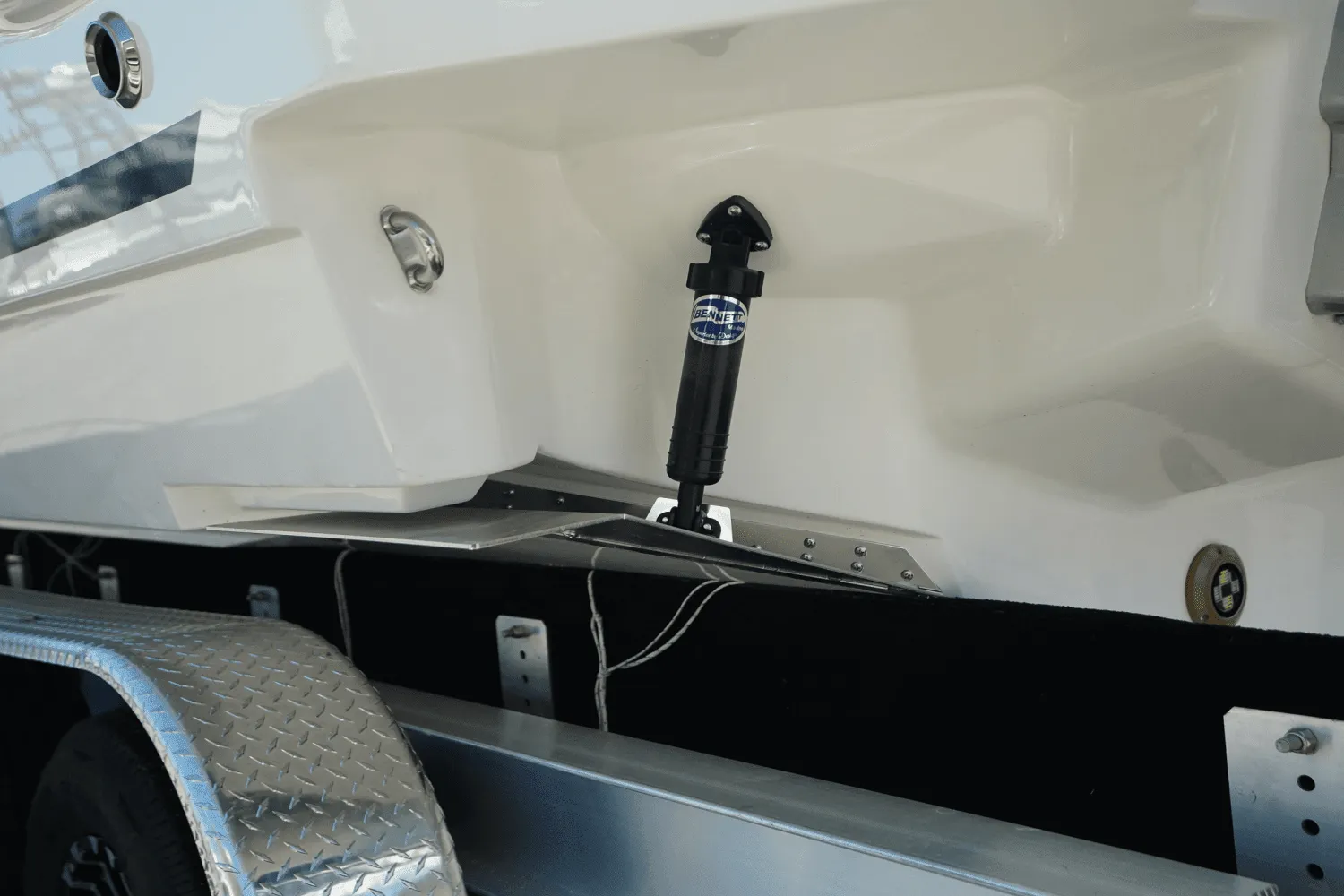 2025 Sea Ray Sundancer 320 Outboard Image Thumbnail #9