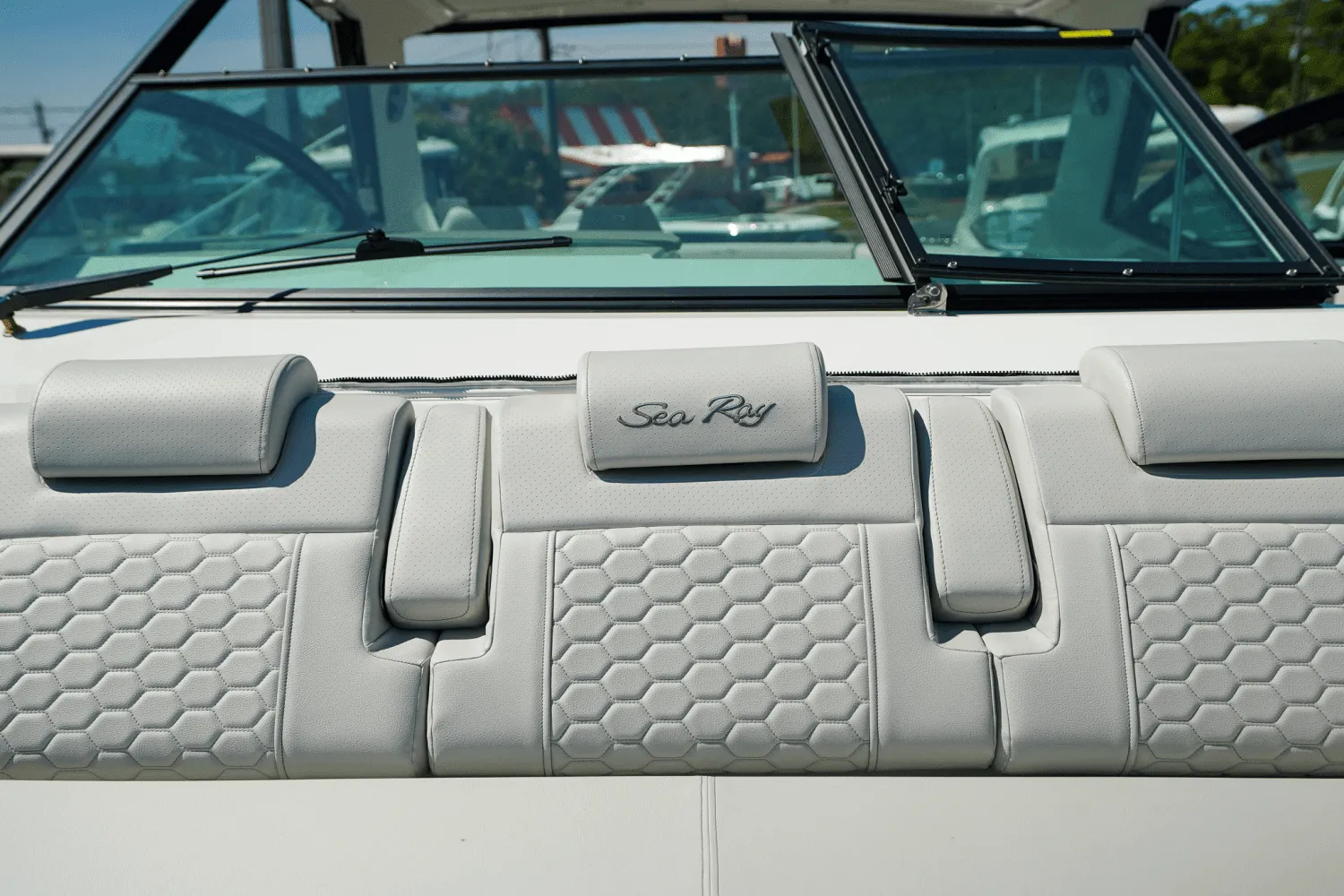 2025 Sea Ray Sundancer 320 Outboard Image Thumbnail #40