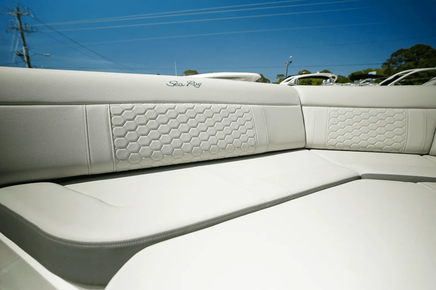 2025 Sea Ray Sundancer 320 Outboard Image Thumbnail #14