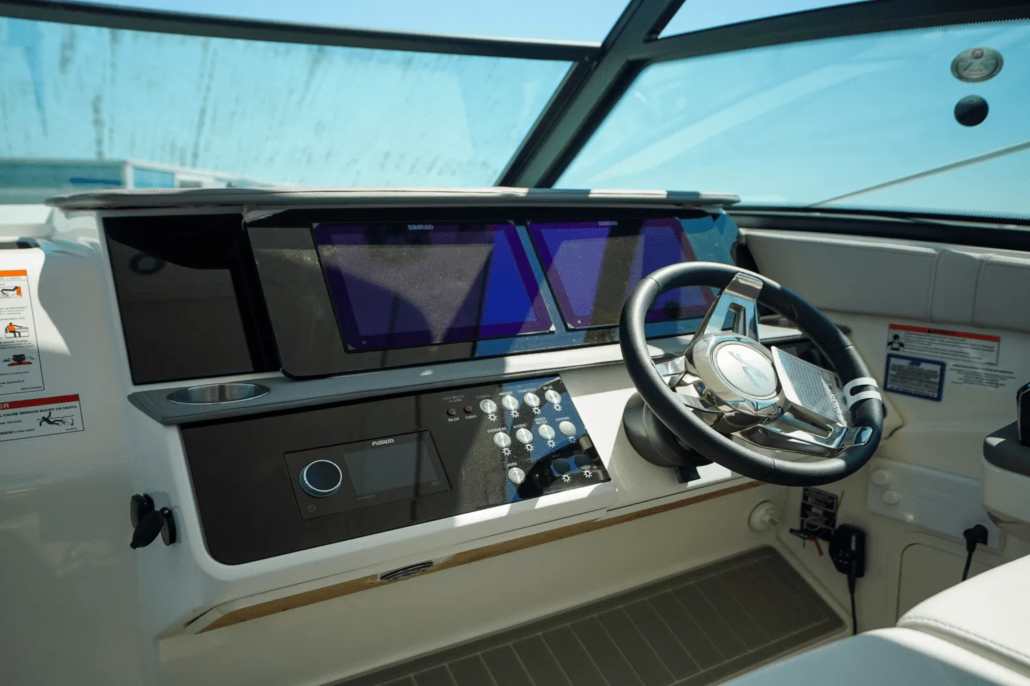 2025 Sea Ray Sundancer 320 Outboard Image Thumbnail #22