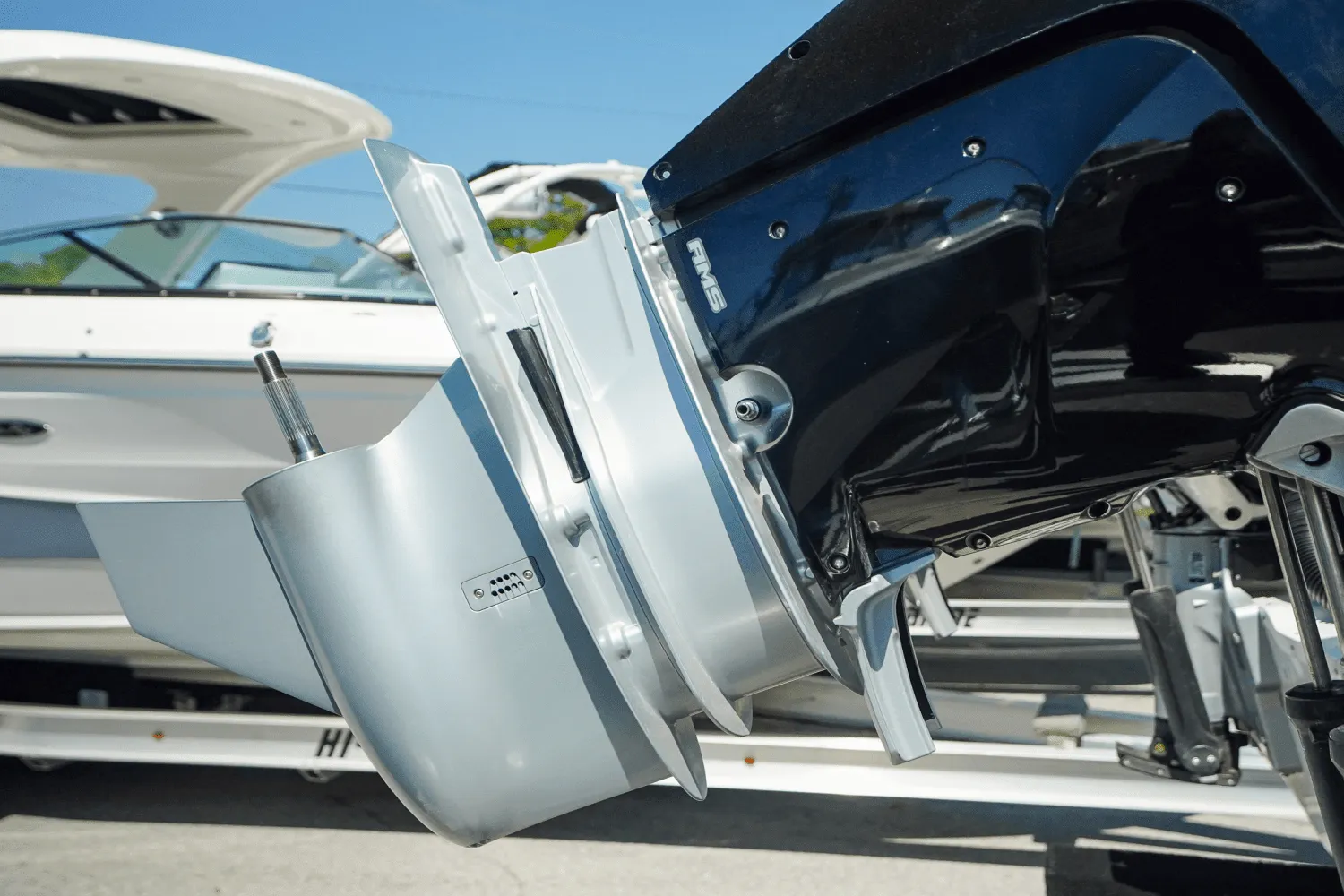 2025 Sea Ray Sundancer 320 Outboard Image Thumbnail #6
