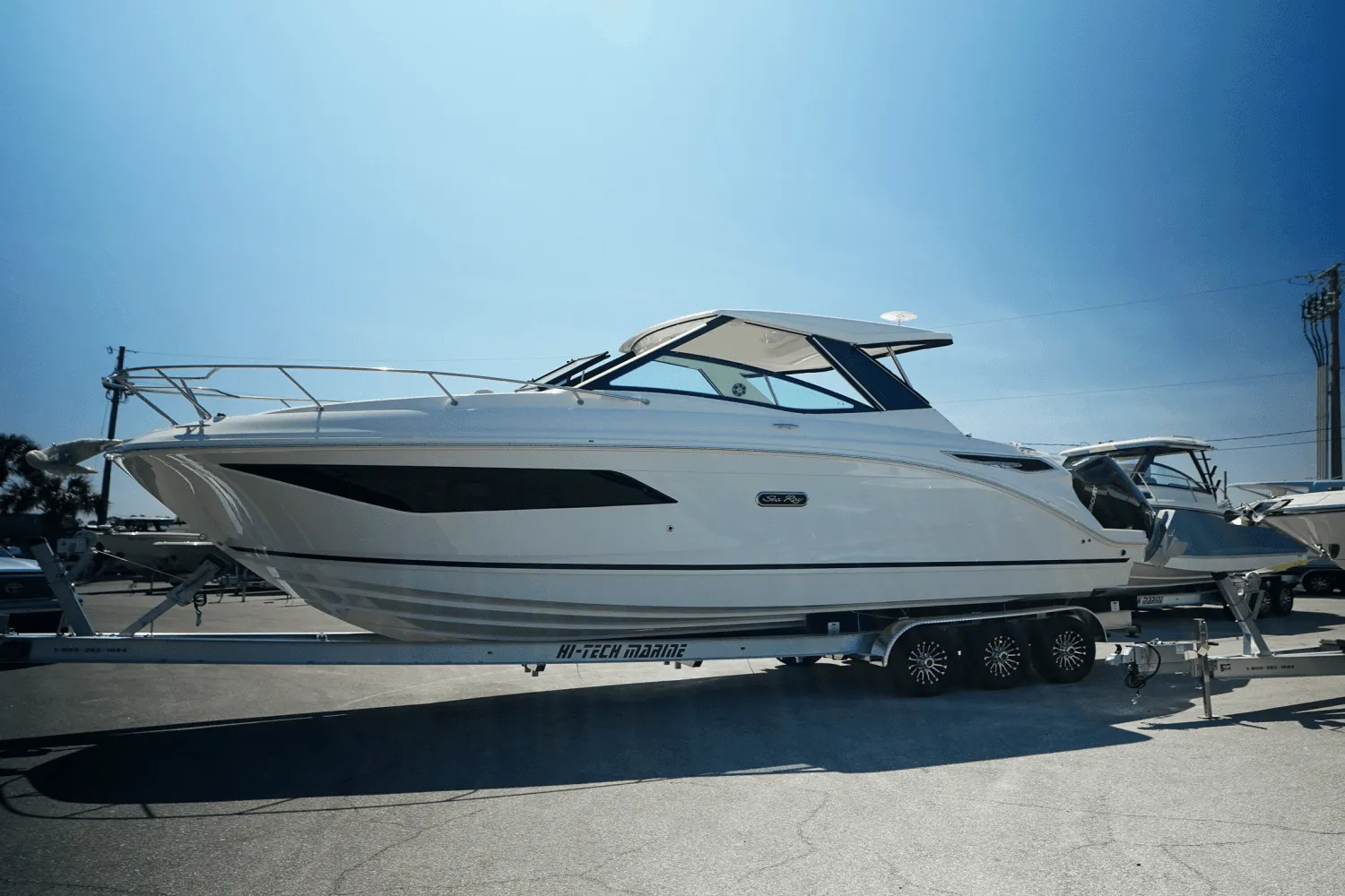 2025 Sea Ray Sundancer 320 Outboard Image Thumbnail #3