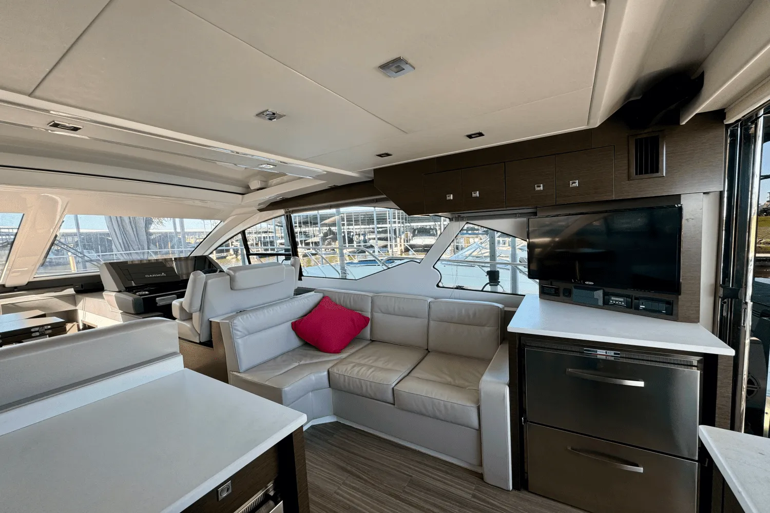 2018 Cruisers Yachts 50 CANTIUS Image Thumbnail #13