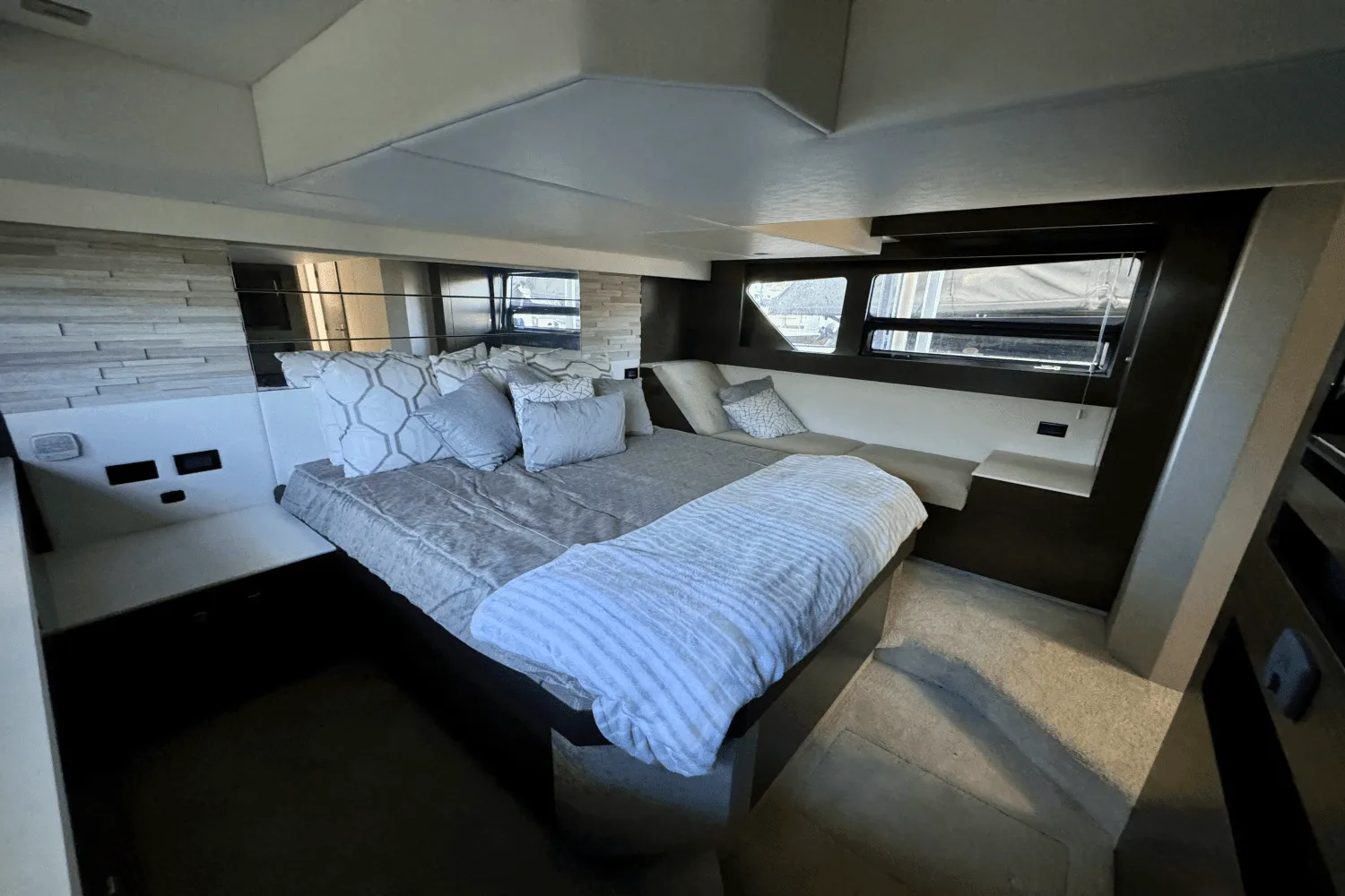 2018 Cruisers Yachts 50 CANTIUS Image Thumbnail #20