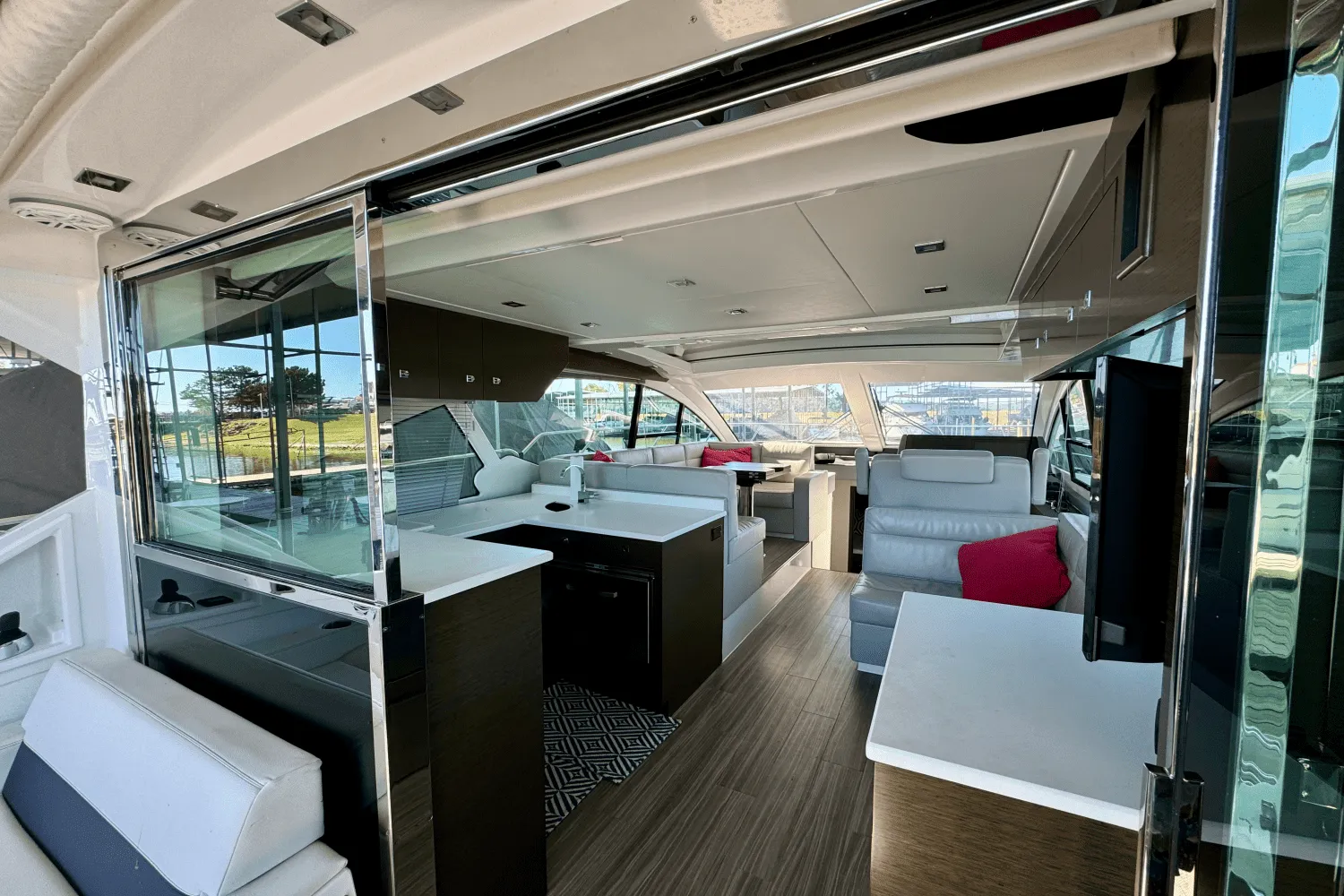 2018 Cruisers Yachts 50 CANTIUS Image Thumbnail #10