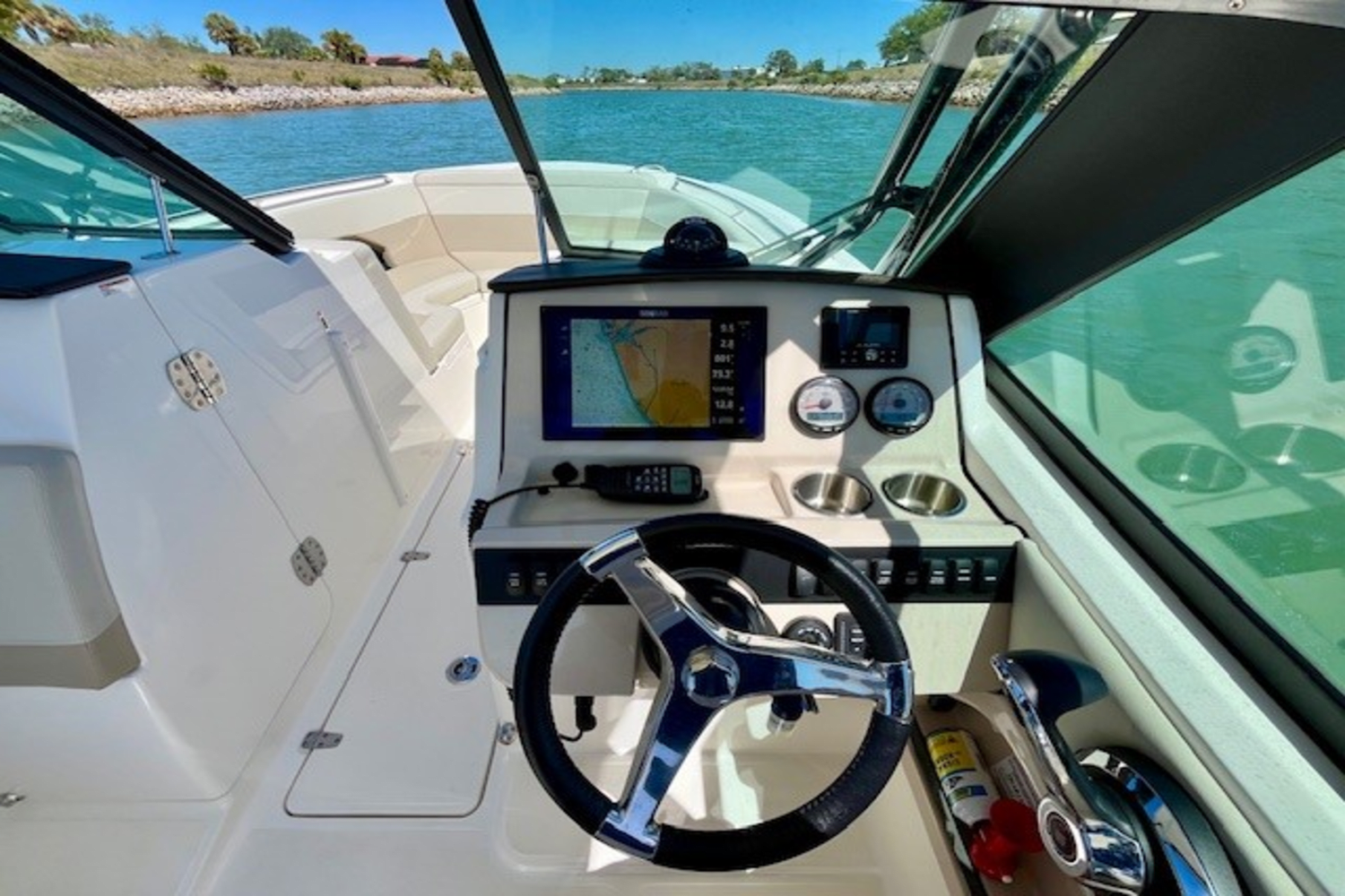 2023 Boston Whaler 240 VANTAGE Image Thumbnail #19