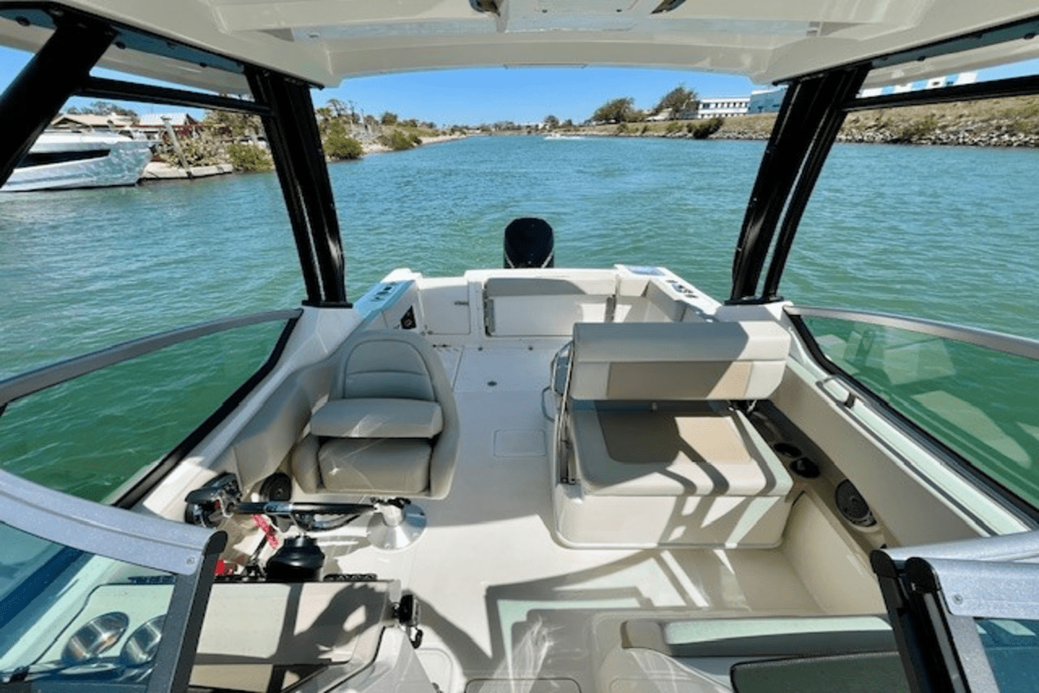 2023 Boston Whaler 240 VANTAGE Image Thumbnail #12