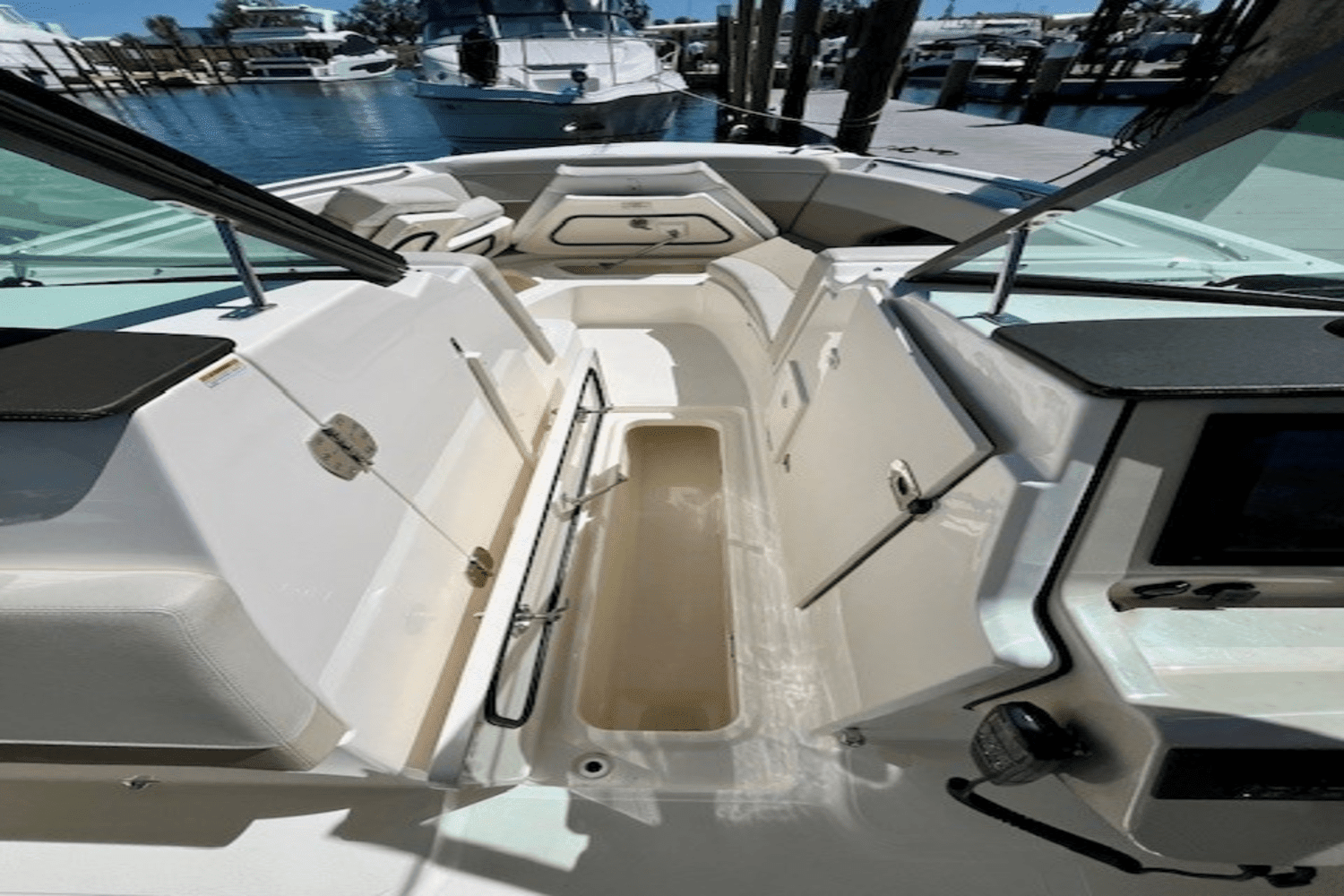 2023 Boston Whaler 240 VANTAGE Image Thumbnail #10