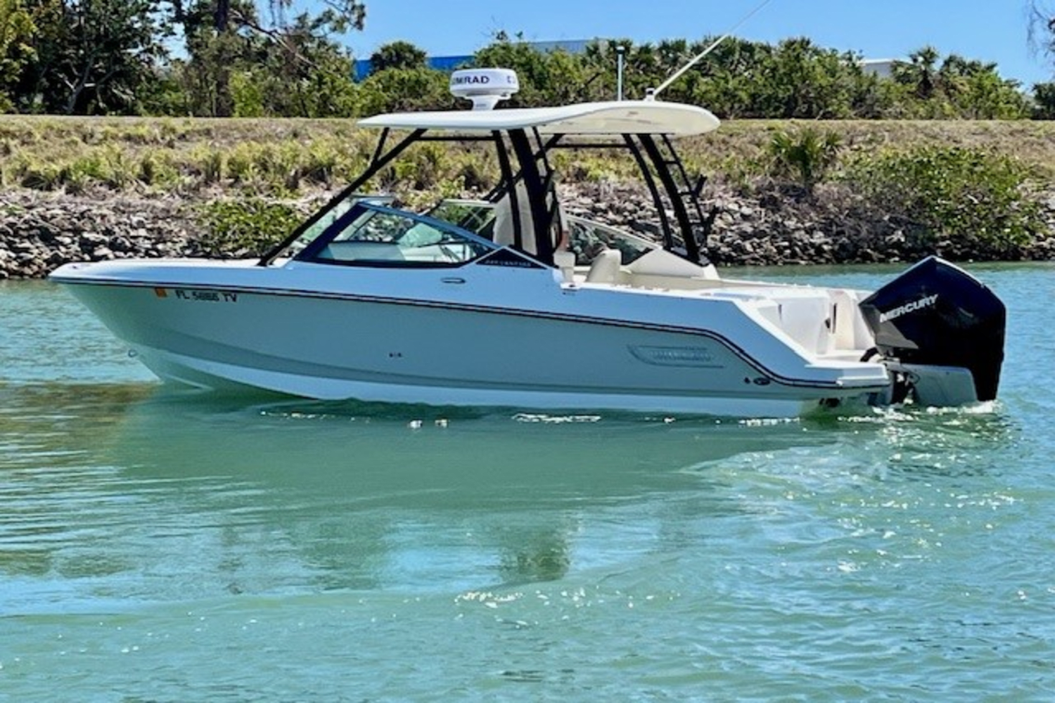 2023 Boston Whaler 240 VANTAGE Image Thumbnail #3