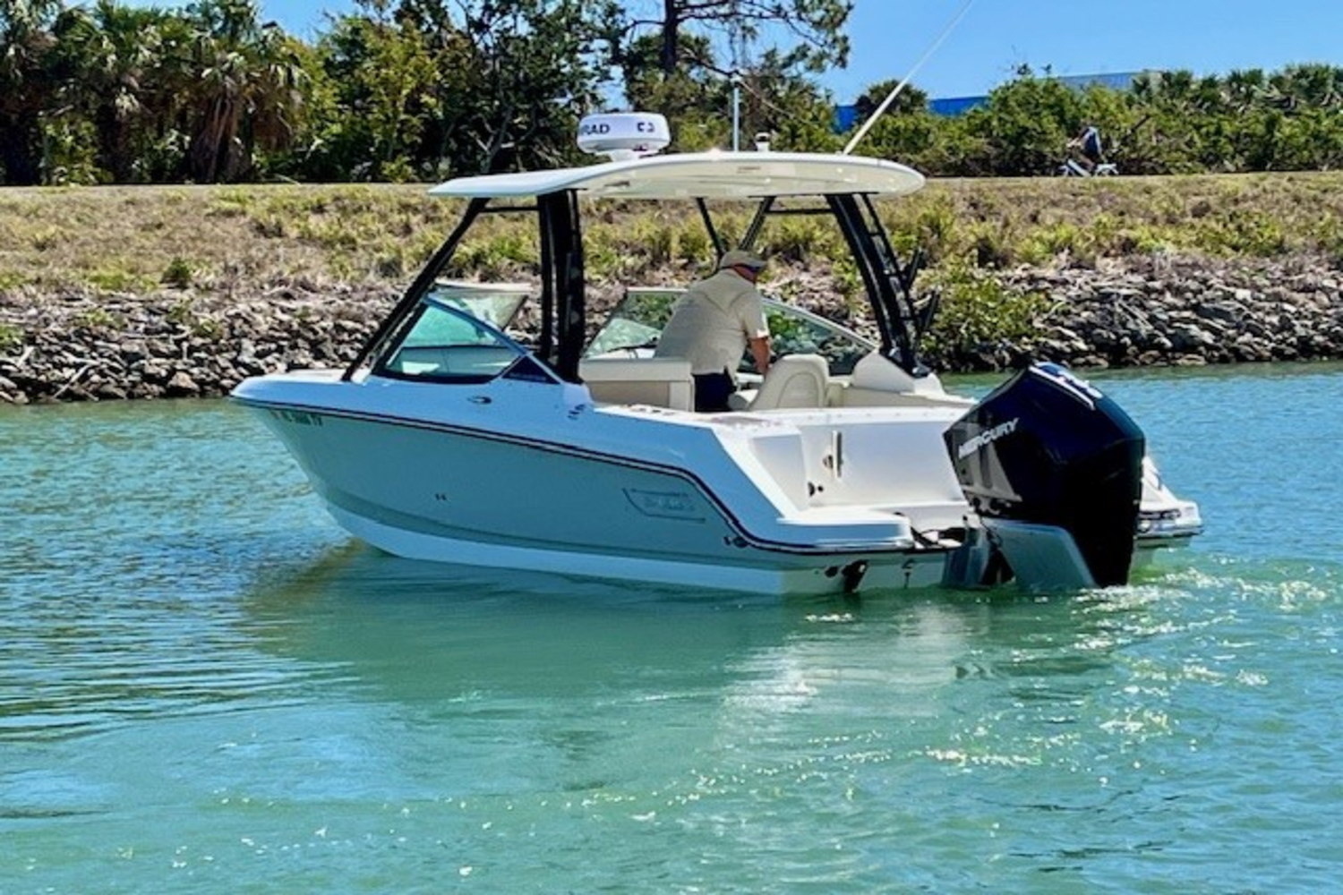 2023 Boston Whaler 240 VANTAGE Image Thumbnail #4