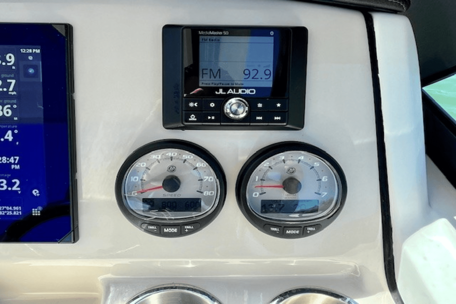 2023 Boston Whaler 240 VANTAGE Image Thumbnail #22