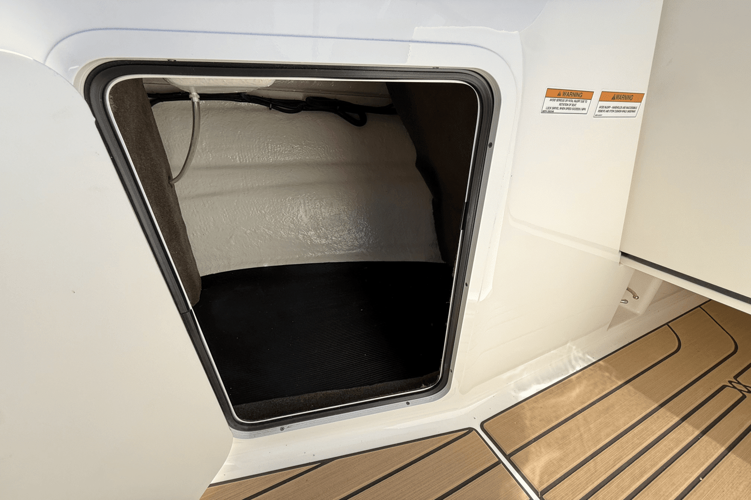 2025 Sea Ray SPX 210 Outboard Image Thumbnail #15