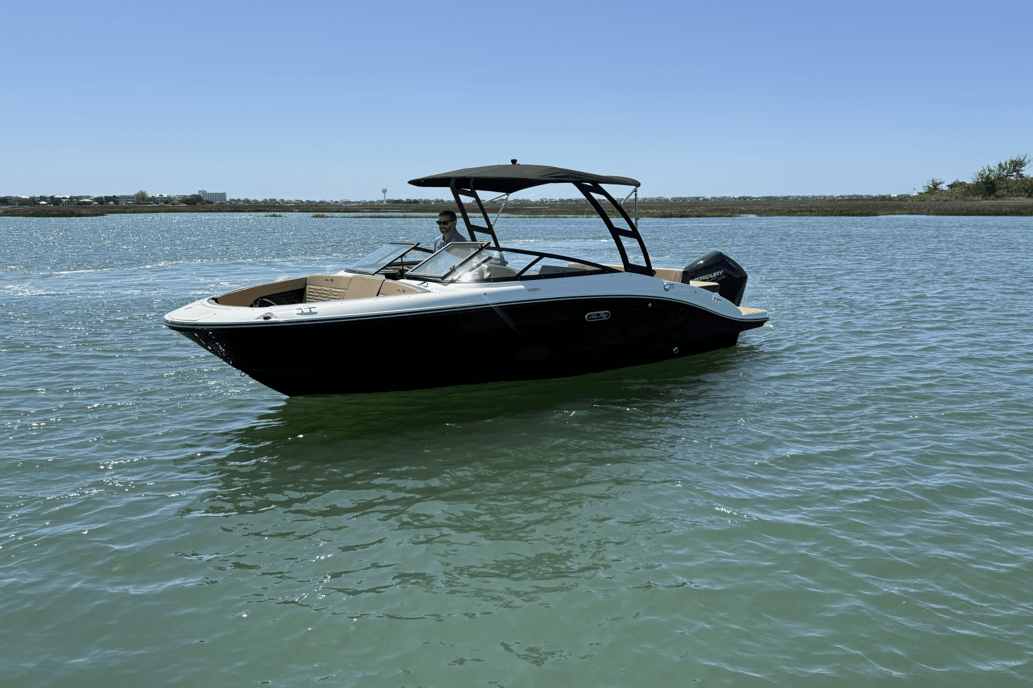 2025 Sea Ray SPX 210 Outboard Image Thumbnail #3