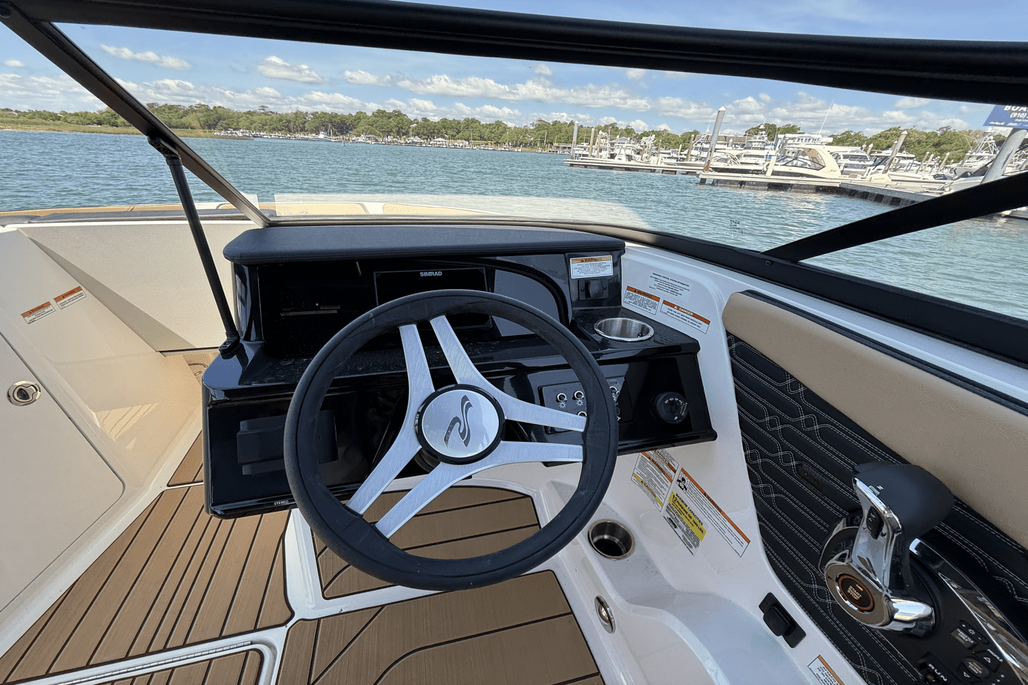 2025 Sea Ray SPX 210 Outboard Image Thumbnail #11