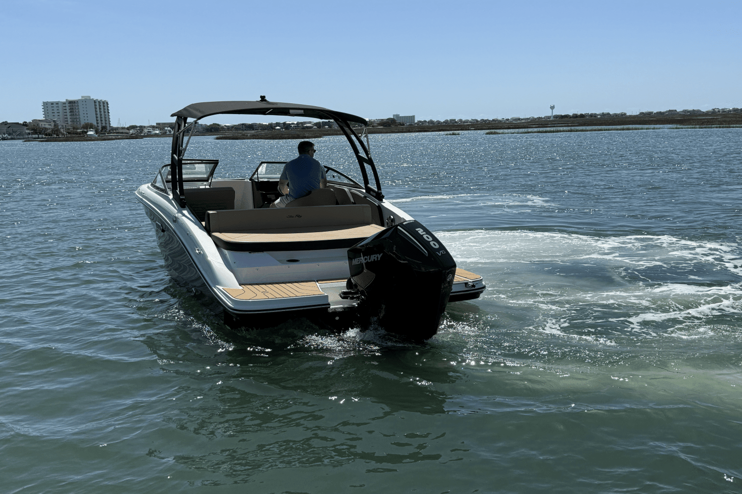 2025 Sea Ray SPX 210 Outboard Image Thumbnail #5