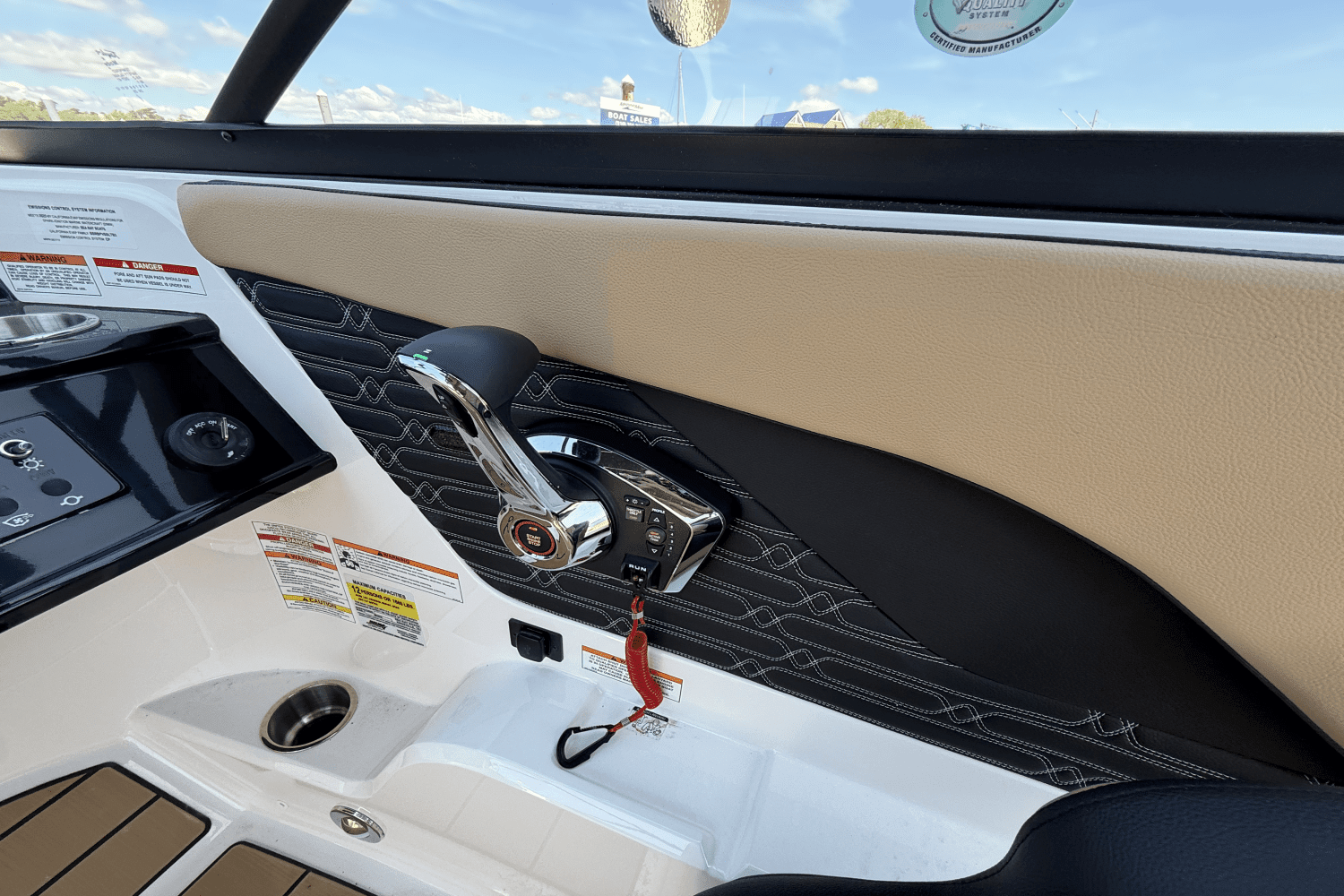 2025 Sea Ray SPX 210 Outboard Image Thumbnail #12