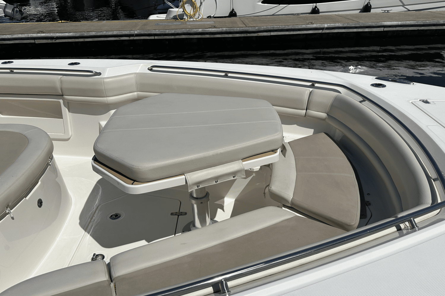 2019 Boston Whaler 380 OUTRAGE Image Thumbnail #18