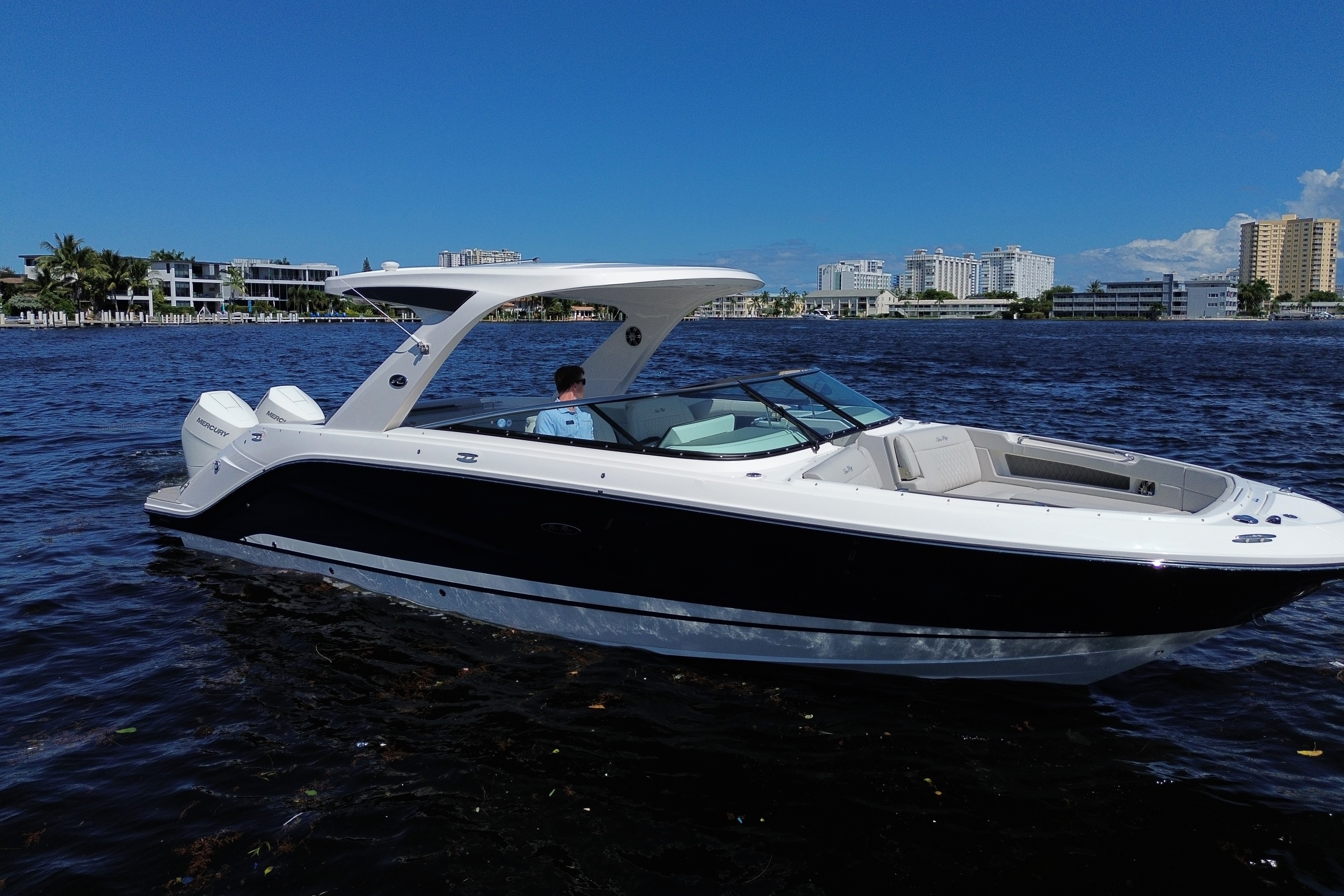 2026 Sea Ray SLX 310 Outboard Image Thumbnail #11
