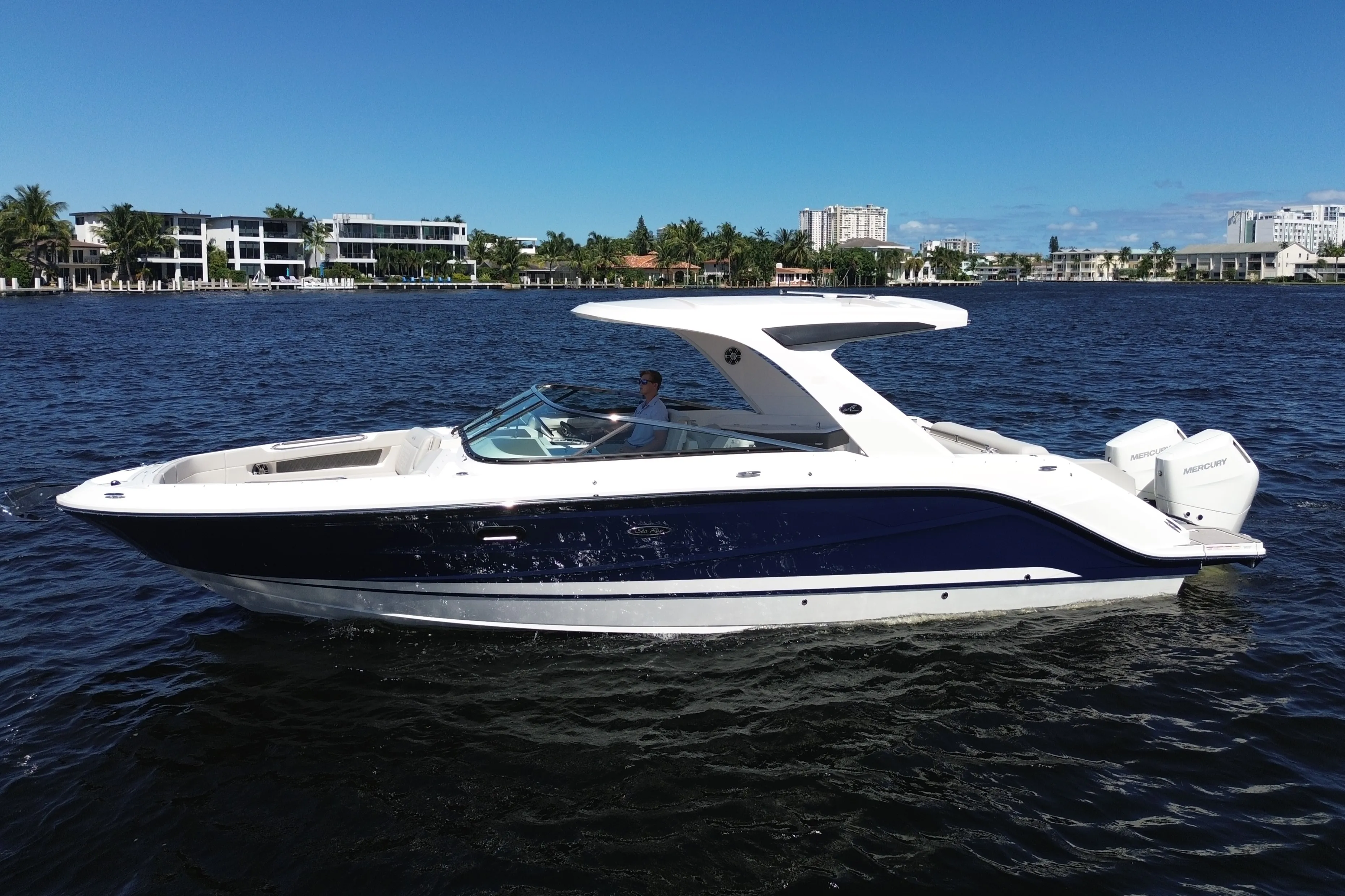 2026 Sea Ray SLX 310 Outboard Image Thumbnail #0