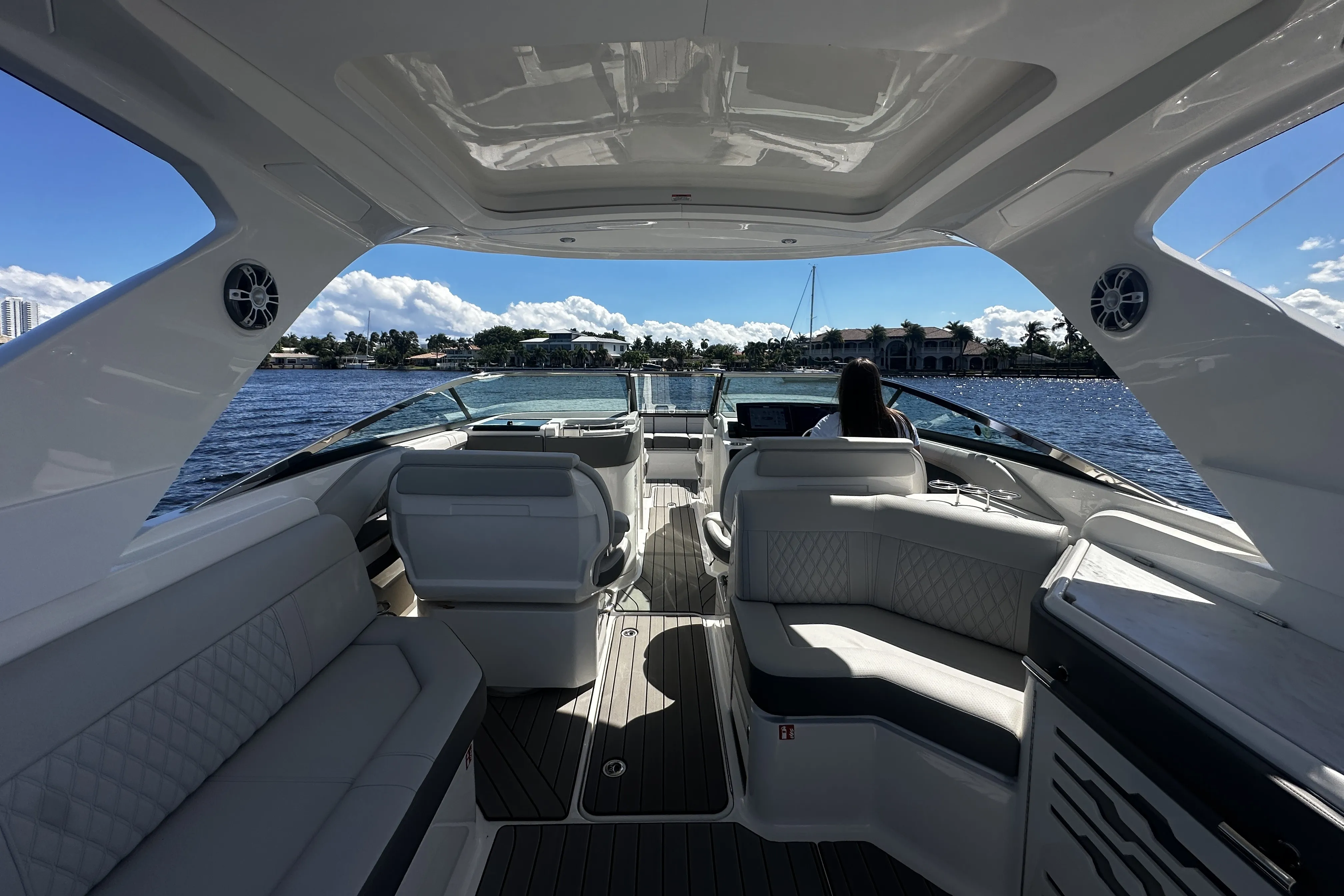 2026 Sea Ray SLX 310 Outboard Image Thumbnail #29