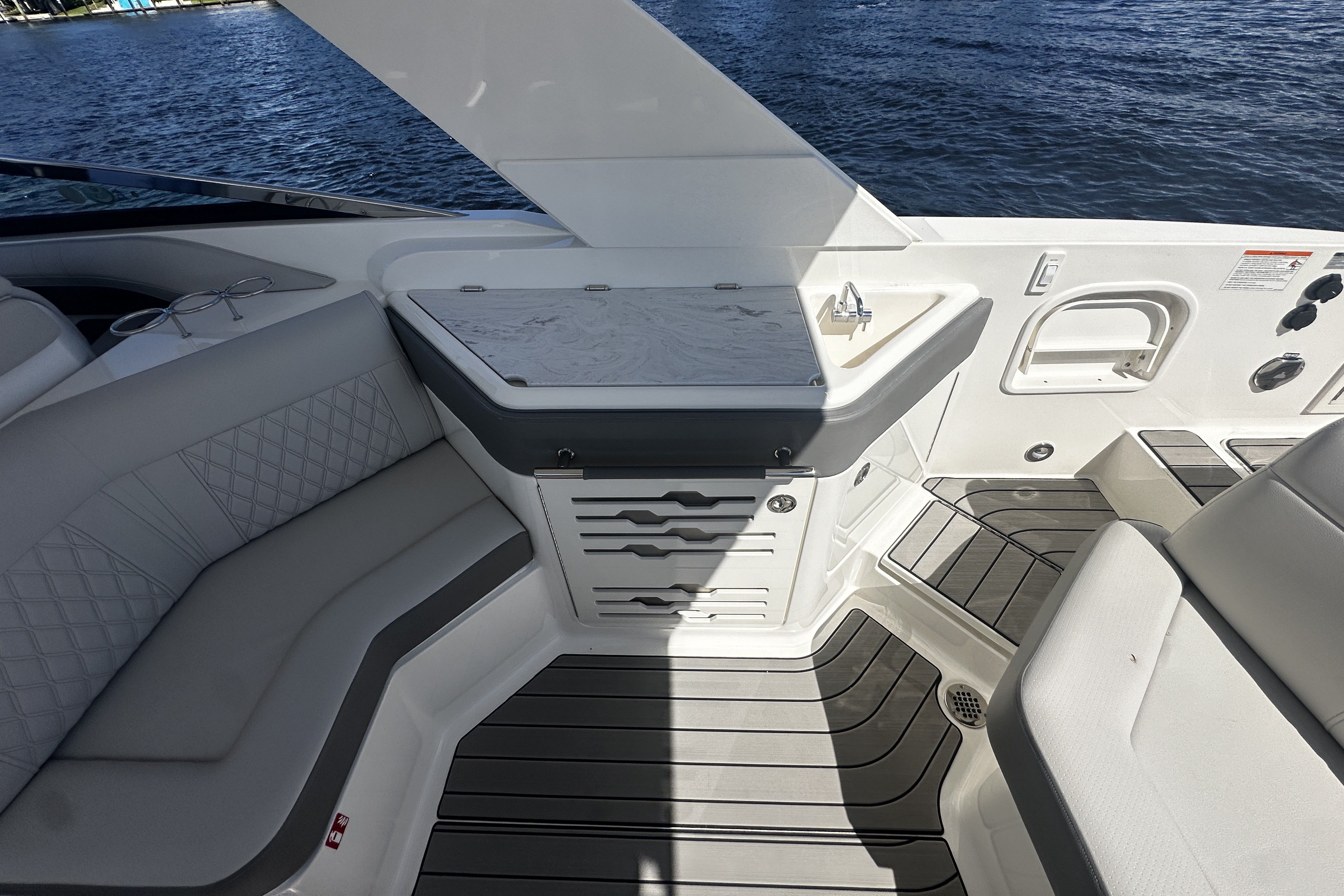 2026 Sea Ray SLX 310 Outboard Image Thumbnail #25