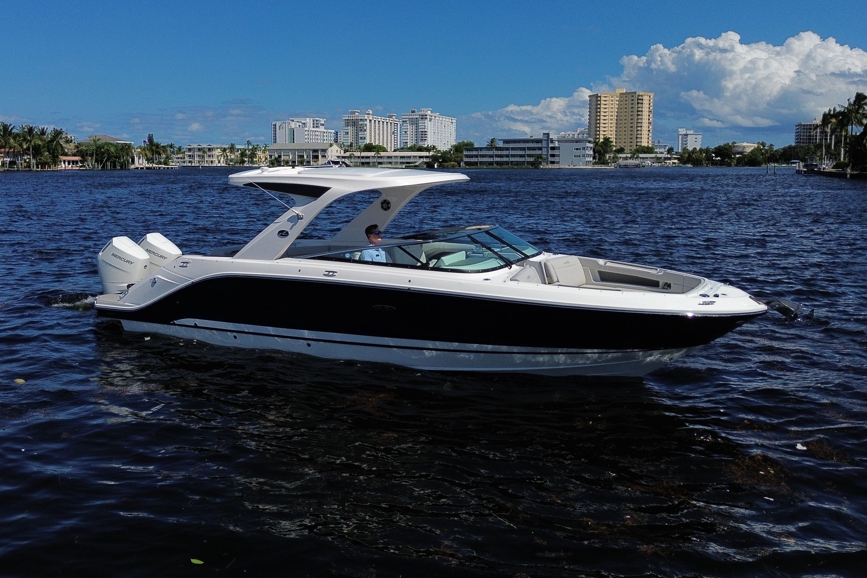 2026 Sea Ray SLX 310 Outboard Image Thumbnail #10