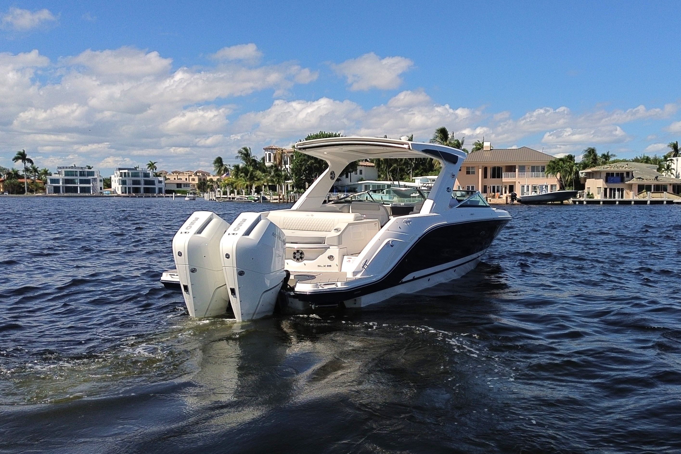 2026 Sea Ray SLX 310 Outboard Image Thumbnail #7